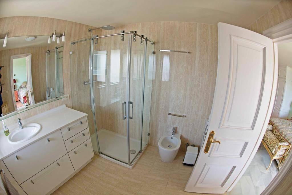 Appartement Penthouse With Private Pool, Hot Tub Jacuzzi With Sea Views And Chill-out Zone, Close To The Sea